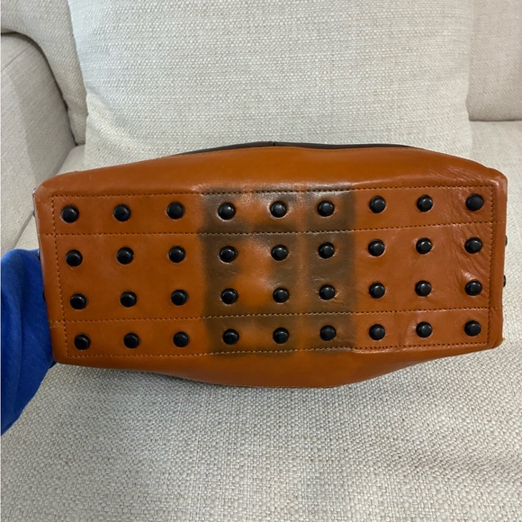 Vintage Tod's Beige Brown
Pebbled Leather Gommino Tote Bag - Picture 11 of 16